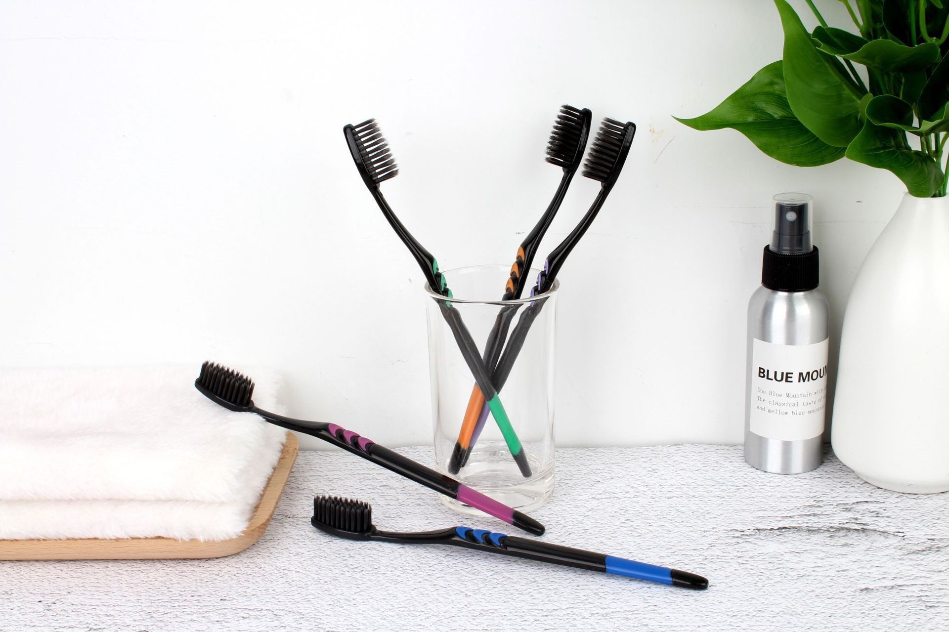 Bamboo Toothbrush Set - 1 個入り竹炭ソフト毛歯ブラシ – ファミリーパック (ゲストセット) 大人用ソフト毛歯ブラシ